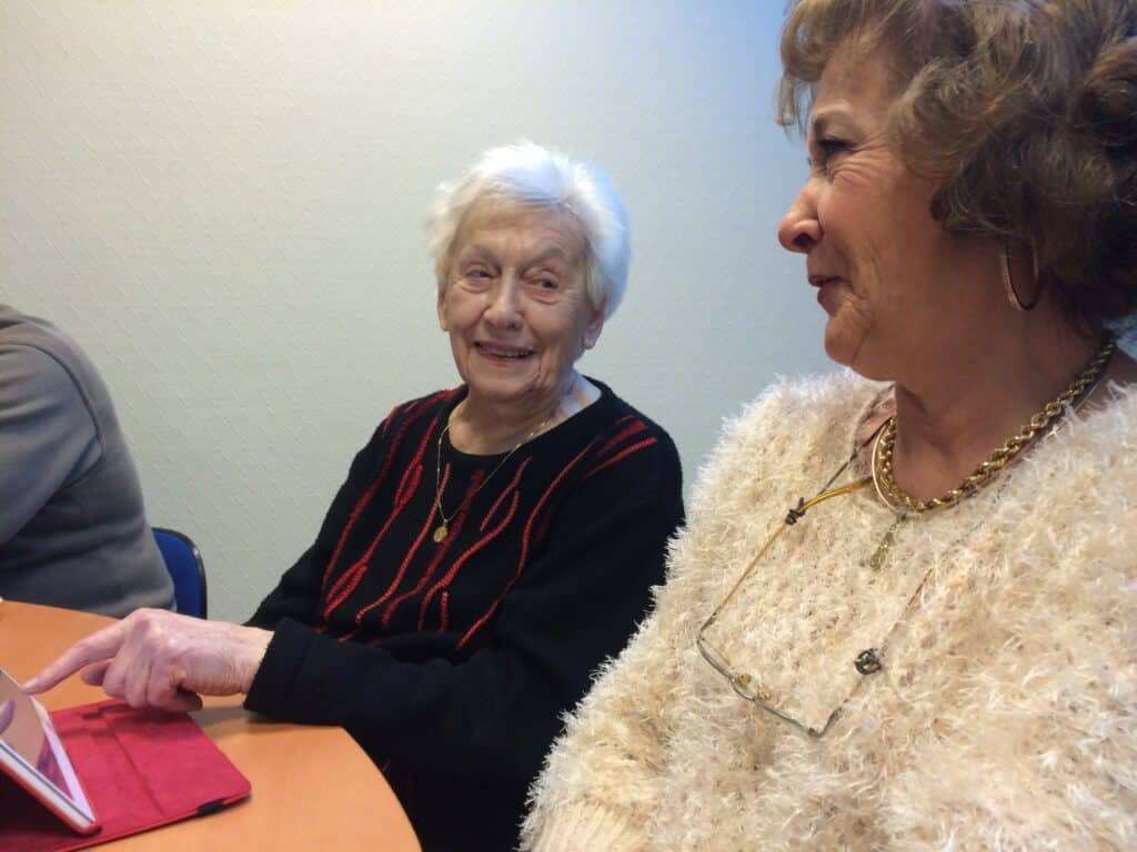 Formation bien-être Aidant - Aidé-joe-edith-app-adulte-application-entrainement-cerebral-coach-jeux-cerebraux-jeu-cognitif-logique-culture-memoire-fun-dynseo-ludique-animation-personnes-agees-alz-alzheimer-activites-senior-activite-seniors-stimulation-tablette-smartphone