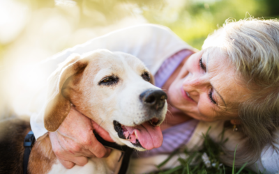 ESA Alzheimer : Comment les animaux de compagnie peuvent aider les patients atteints de la maladie d’Alzheimer