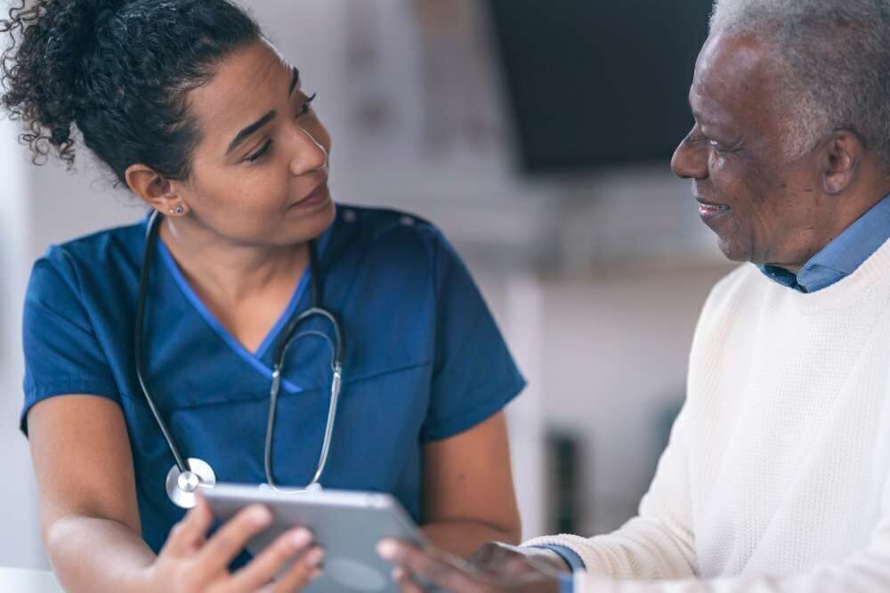 Illustration of a senior using a cognitive stimulation app for memory improvement