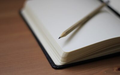 Écrire des Lettres à l’Ère Numérique : Pourquoi C’est Important pour Vos Aînés.
