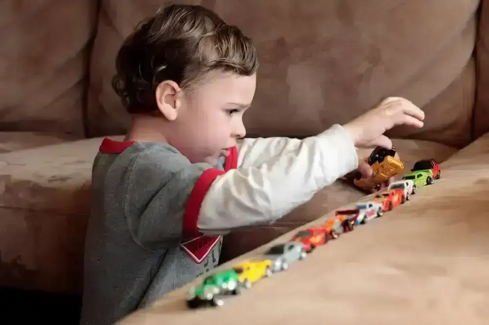 Image de l'application DYNSEO conçue pour aider les enfants avec des troubles d'apprentissage à développer leurs compétences cognitives de manière ludique et engageante.