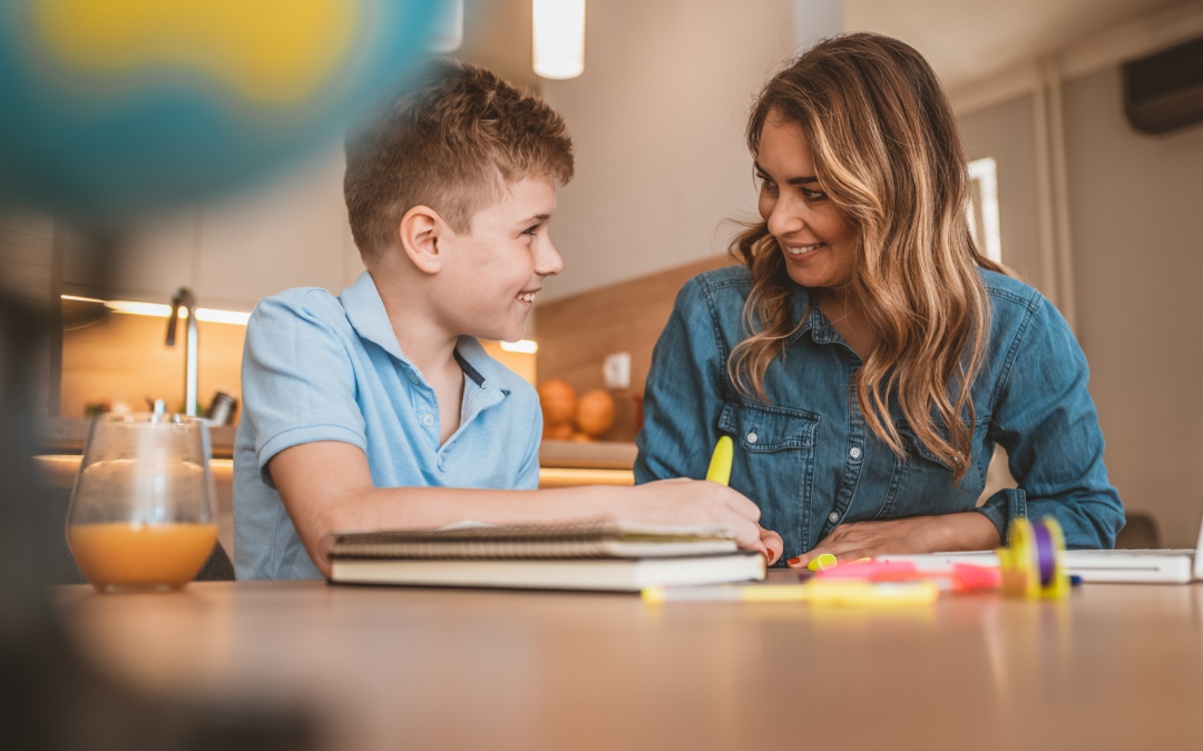Imagem de idosos se engajando em atividades cognitivas estimulantes, como jogar jogos de cartas e quebra-cabeças, para manter a mente ativa e saudável.