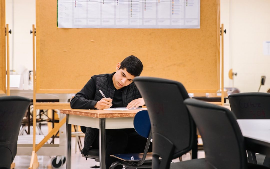 Jeux de mémoire conçus spécialement pour aider les personnes âgées à préserver leurs capacités cognitives de manière agréable et ludique.