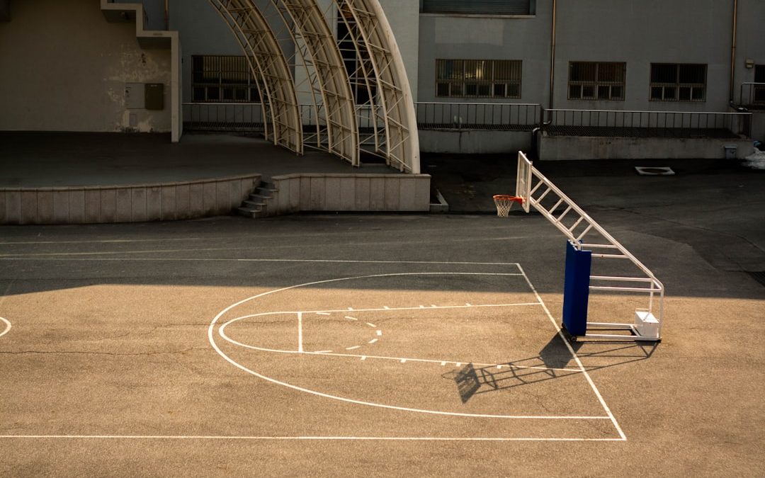 Une tablette éducative conçue spécifiquement pour aider les enfants autistes à développer leurs compétences cognitives et sociales de manière ludique.