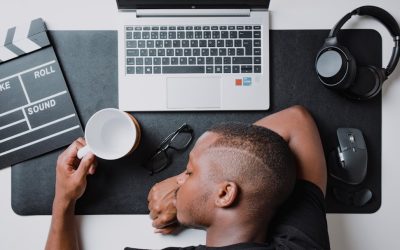 Mio adolescente procrastina e non riesce a organizzarsi: strategie per genitori