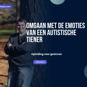 Foto van gelukkige senior die geniet van cognitieve geheugenspellen op tablet