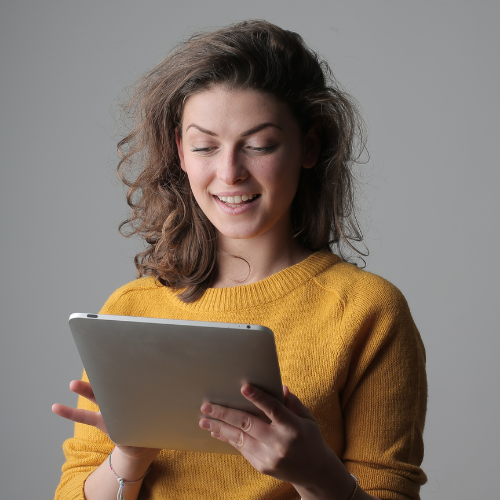 Digitales Gehirntraining am Tablet für verbesserte Reaktionszeit